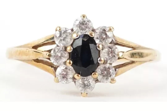 9ct Gold Black and Clear Stone Cluster Ring