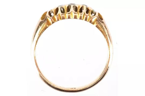 18ct Gold Graduated 5 Stone Diamond Ring
