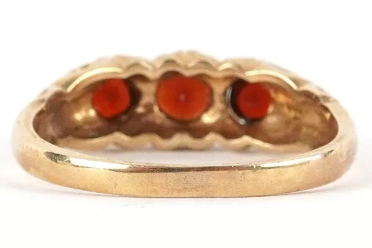 9ct gold garnet trilogy ring