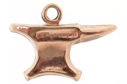 9ct Gretna Green Anvil Charm.