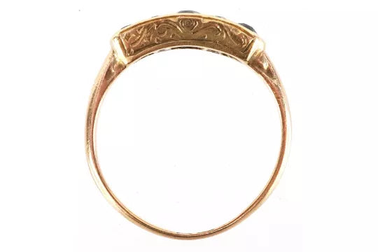 Victorian 18ct Gold Sapphire and Diamond ring